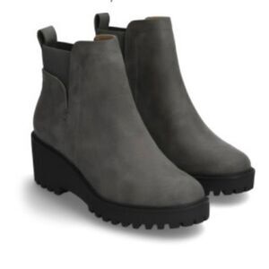 Dv Dolce Vita Rielle grey lug sole boots size 6